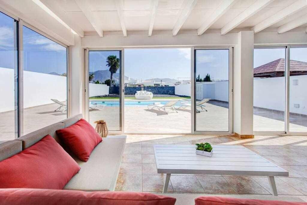 Homu Bianca Fantastica Villa Con Piscina Privad Playa Blanca  Eksteriør billede