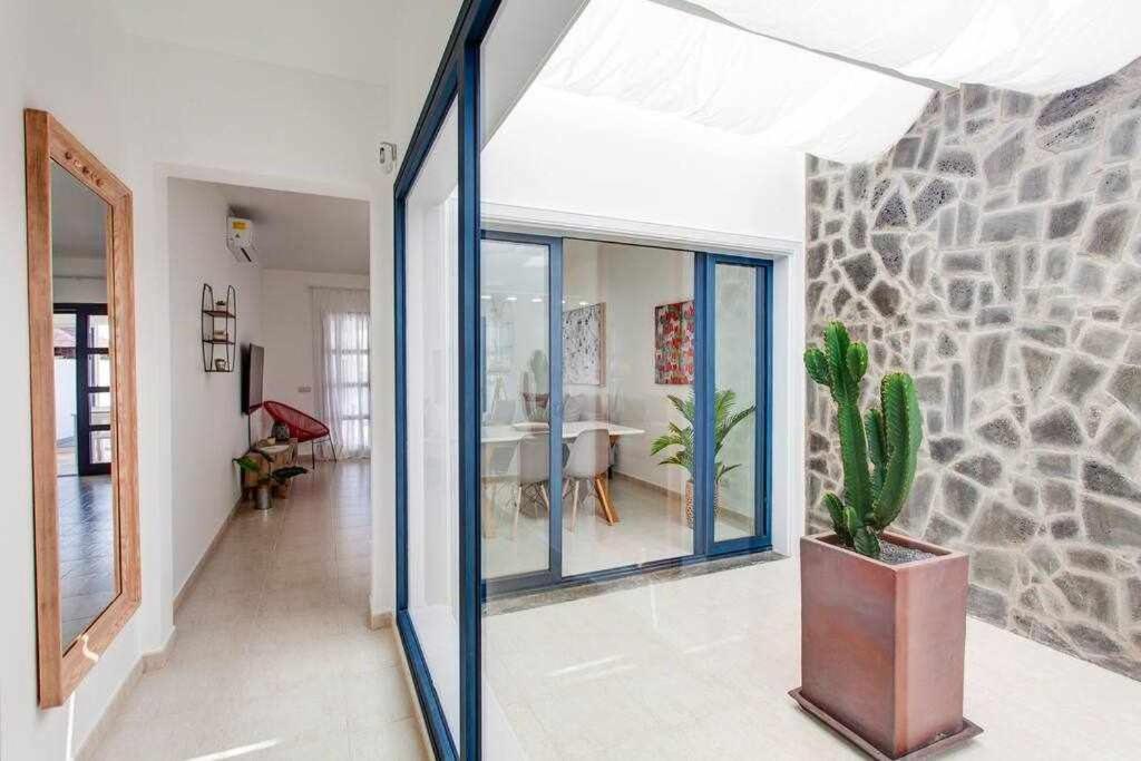 Homu Bianca Fantastica Villa Con Piscina Privad Playa Blanca  Eksteriør billede